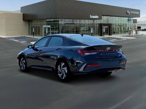 New 2025 Hyundai Elantra SEL image 5