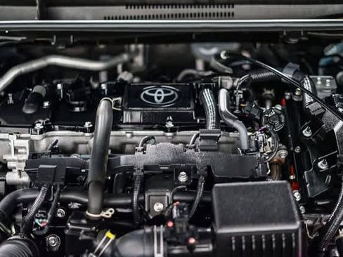 Certified 2025 Toyota Corolla LE image 29