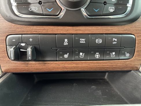 Used 2015 RAM 2500 Laramie w/ Convenience Group image 46