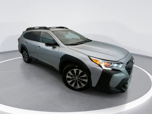 Used 2025 Subaru Outback Limited XT AWD/4WD image 1