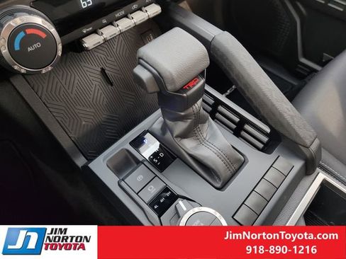 Used 2025 Toyota Tacoma TRD Sport image 23