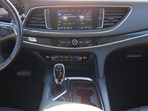 Used 2021 Buick Enclave Essence image 24