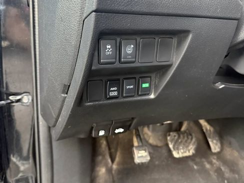 Used 2017 Nissan Rogue SV w/ Midnight Edition image 31