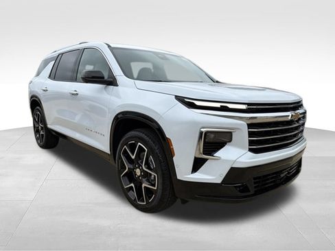 New 2026 Chevrolet Traverse High Country w/ LPO, Floor Liner Package AWD/4WD image 7