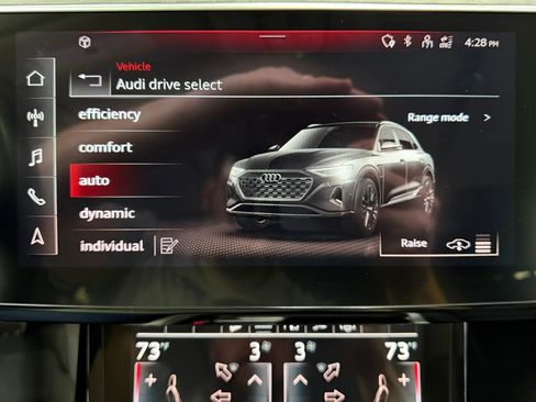 Used 2024 Audi Q8 e-tron Premium image 26