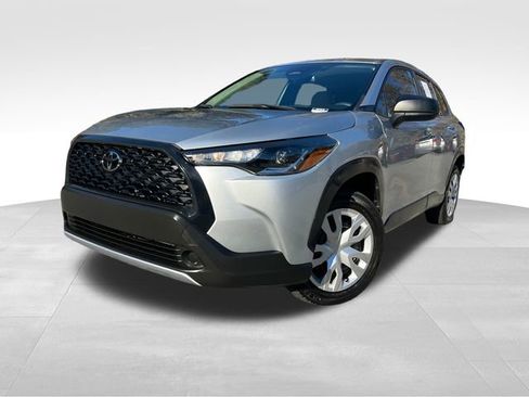 Used 2024 Toyota Corolla Cross L image 9