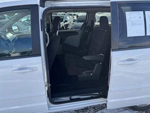 Used 2015 Dodge Grand Caravan SE w/ Quick Order Package 29E SE image 21