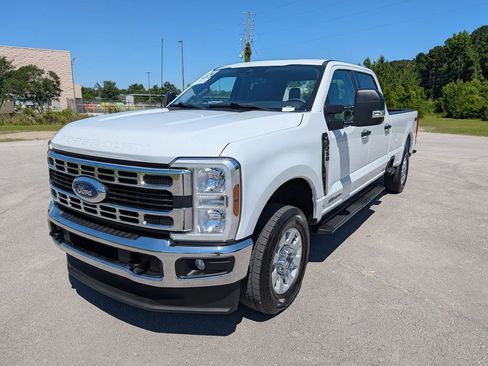 Certified 2024 Ford F250 XLT AWD/4WD image 5