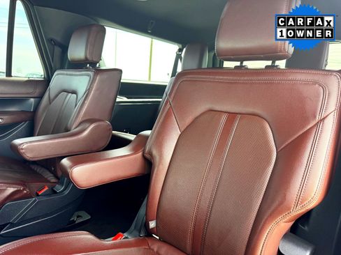 Used 2022 Ford Expedition Max Limited image 18