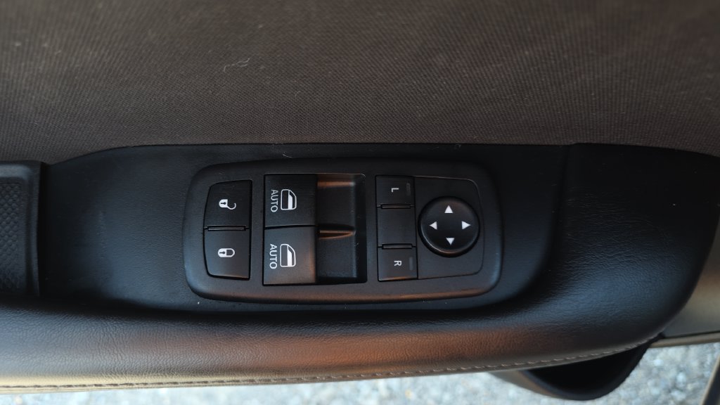 Used 2019 Dodge Challenger SXT RWD image 12