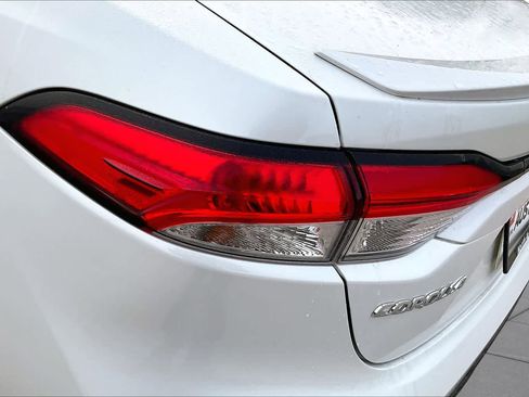 Used 2023 Toyota Corolla SE w/ SE Premium Package FWD image 29