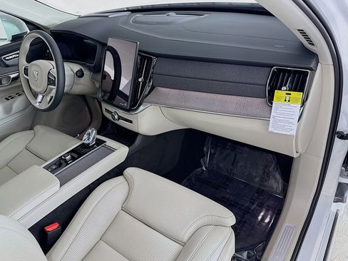 New 2026 Volvo XC90 T8 Ultra w/ Protection Package Premier image 32