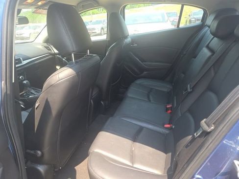 Used 2018 MAZDA MAZDA3 Touring FWD image 9