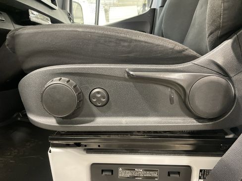 Used 2019 Mercedes-Benz Sprinter 144 image 32