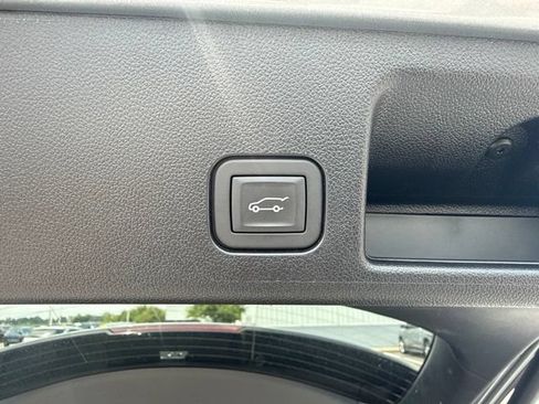 Used 2025 Chevrolet Equinox EV RS w/ Active Safety Package 3 AWD/4WD image 17
