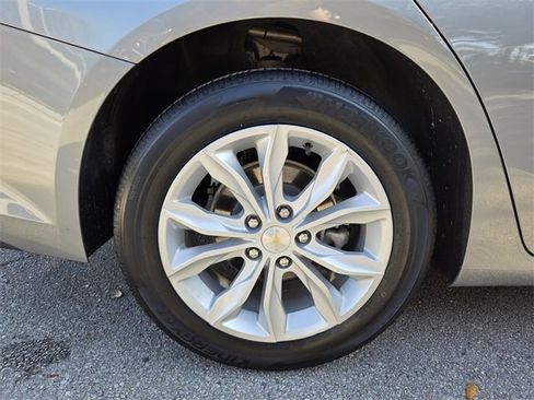 Used 2024 Chevrolet Malibu LT image 22