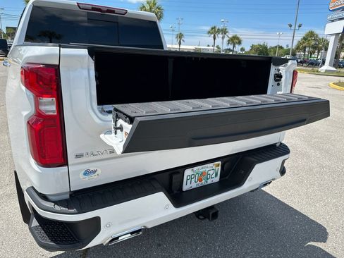 Used 2024 Chevrolet Silverado 1500 High Country w/ High Country Premium Package AWD/4WD image 15
