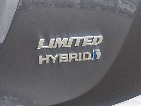 Used 2017 Toyota RAV4 Limited AWD/4WD image 32