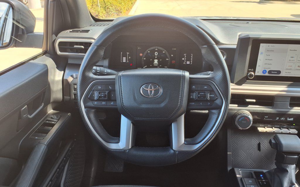 Used 2025 Toyota 4Runner SR5 AWD/4WD image 20
