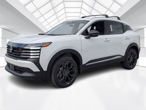 New 2026 Nissan Kicks SR w/ Cold Weather Package image 3