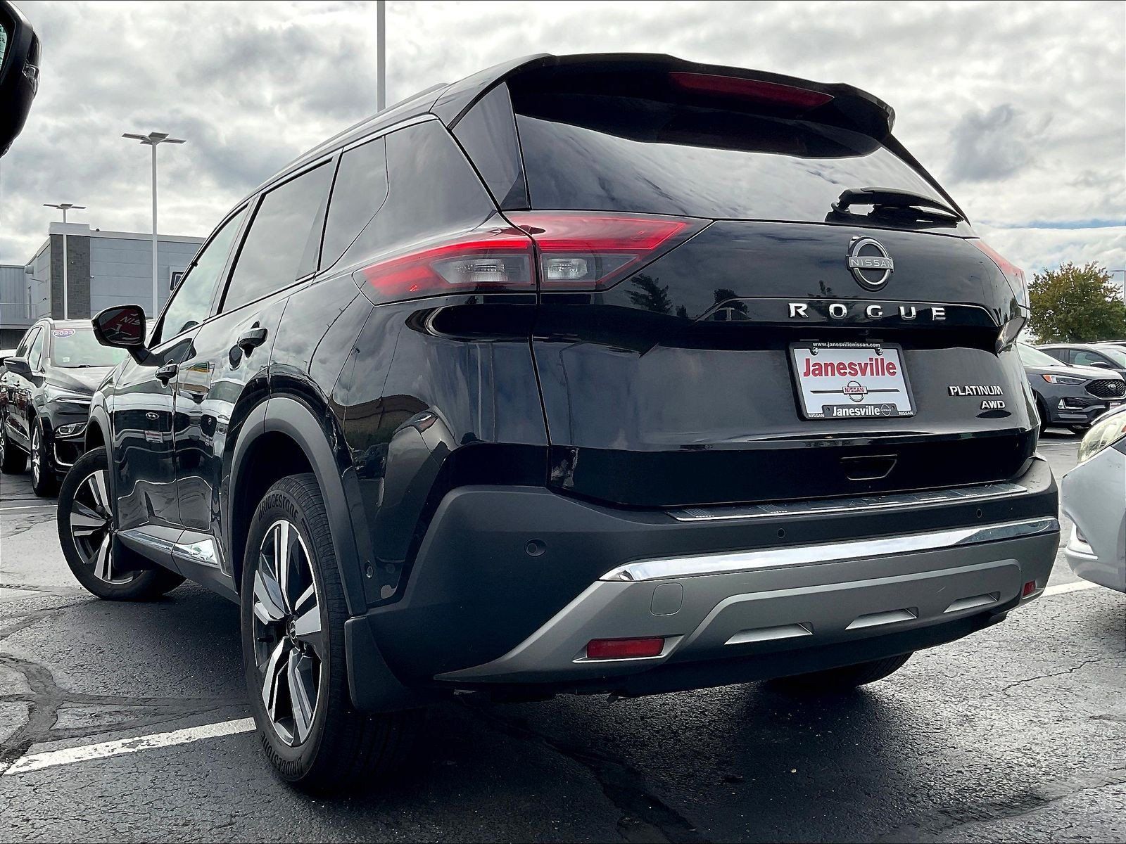 Used 2023 Nissan Rogue Platinum w/ Platinum Premium Package AWD/4WD image 3