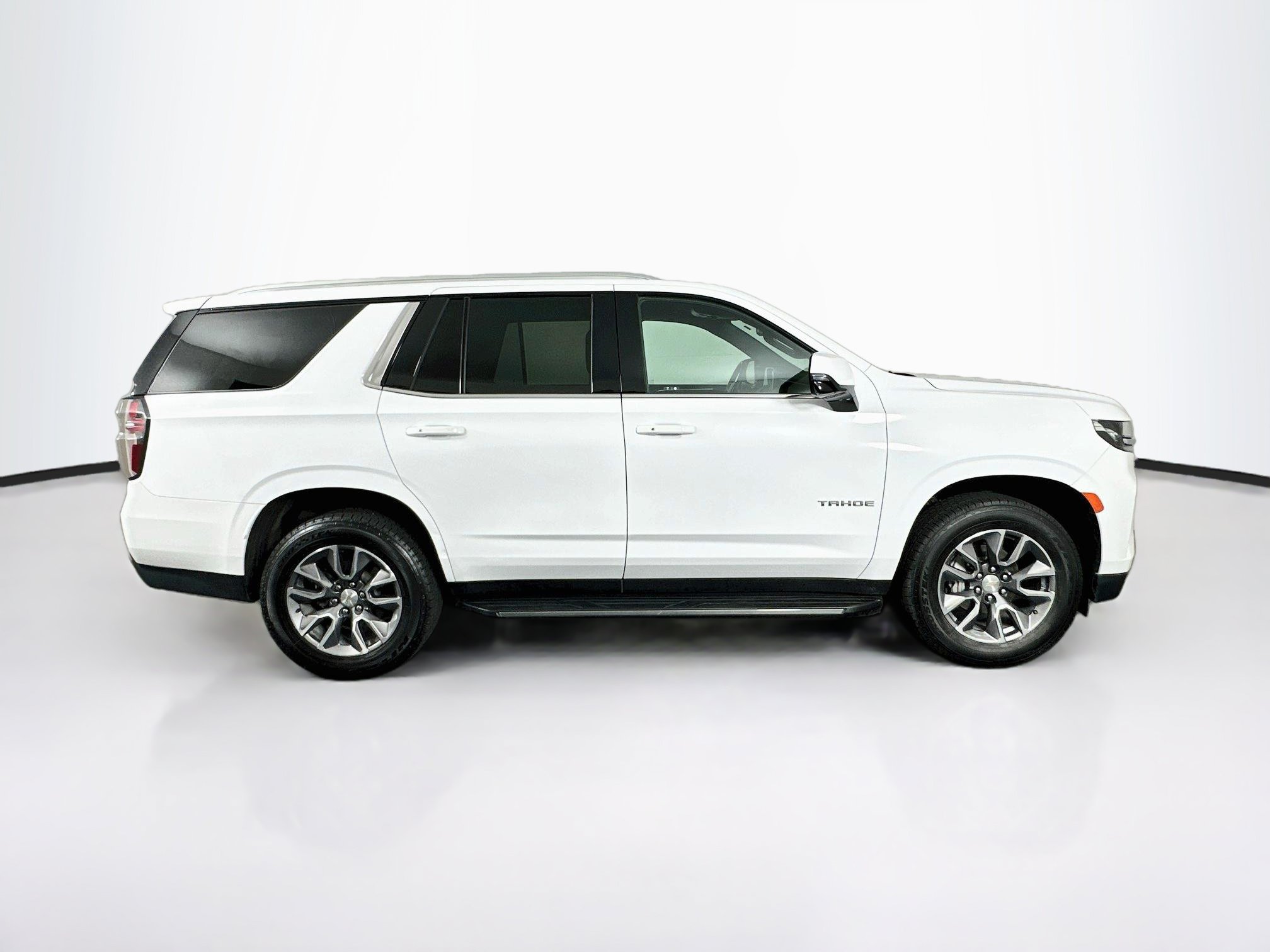 Used 2024 Chevrolet Tahoe LT w/ Luxury Package RWD image 10