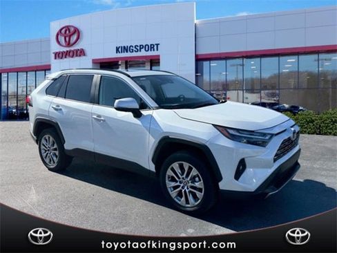 Used 2024 Toyota RAV4 Limited w/ Advanced Technology Package image 7