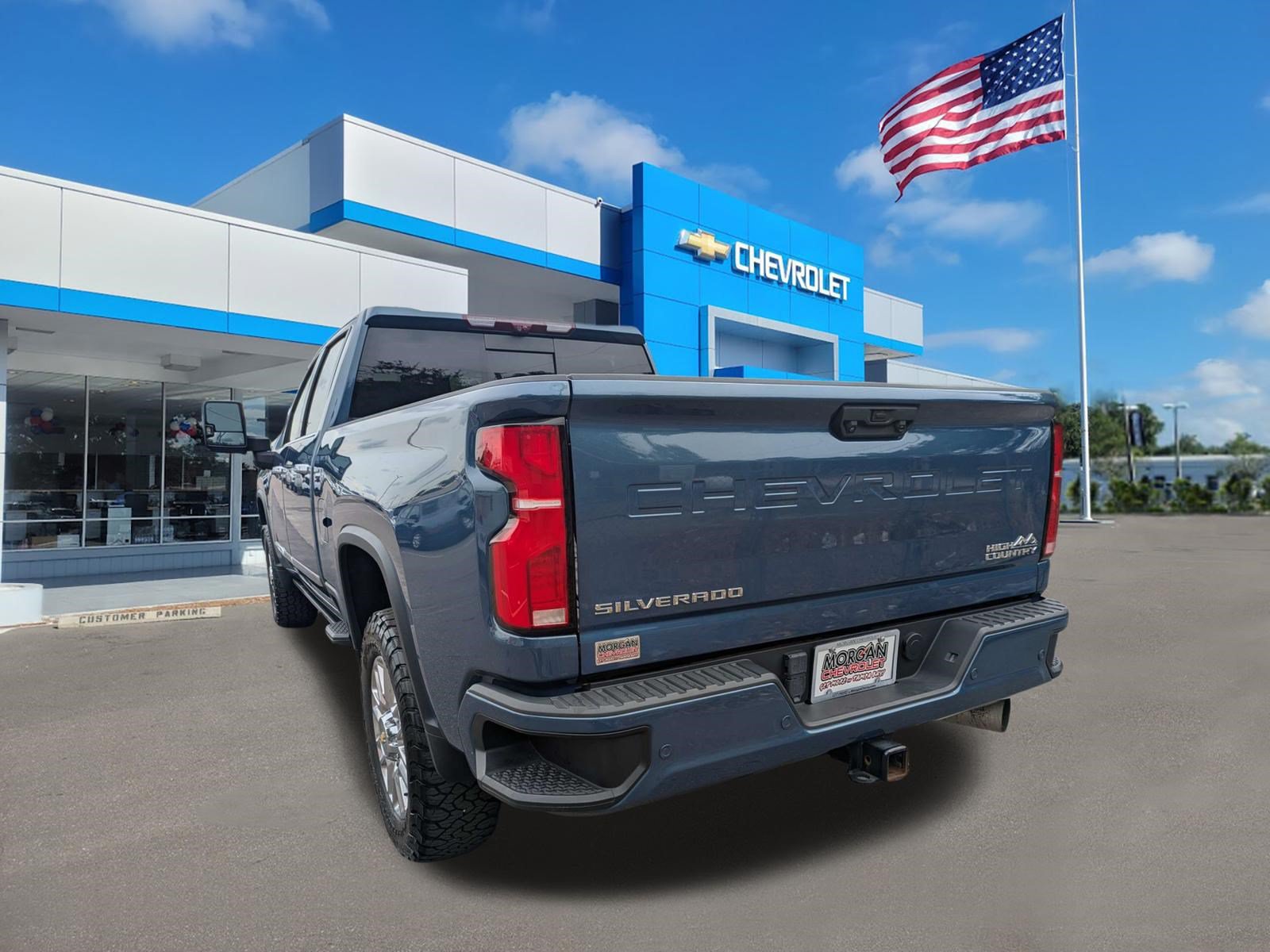 Used 2024 Chevrolet Silverado 2500 High Country w/ High Country Premium Package AWD/4WD image 5