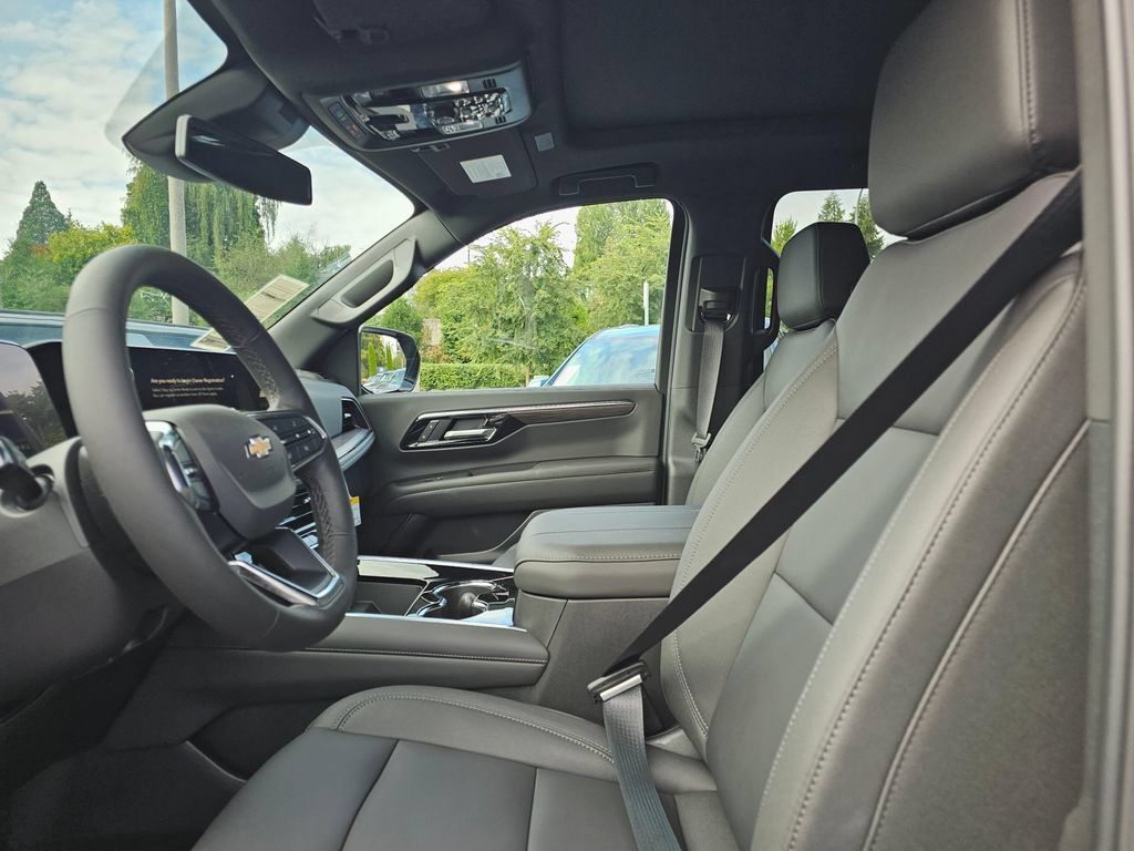 New 2026 Chevrolet Suburban LT w/ Comfort Package AWD/4WD image 24