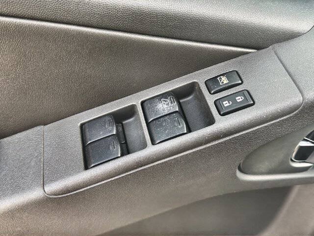 Used 2020 Nissan Frontier PRO-4X w/ Pro-4x Utility Package AWD/4WD image 21