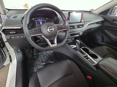 Used 2024 Nissan Altima 2.5 SV image 20