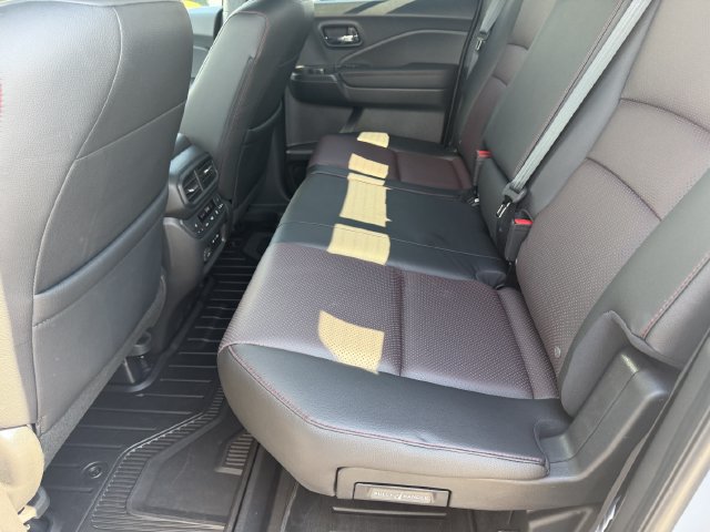 Used 2025 Honda Ridgeline Black Edition image 8