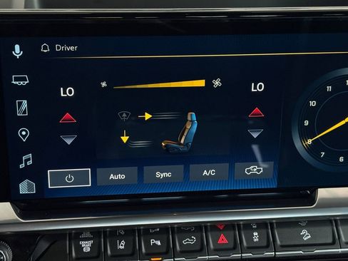 Used 2025 Chevrolet Silverado 2500 LTZ w/ LTZ Convenience Package image 26