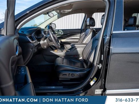 Used 2019 GMC Acadia Denali image 5