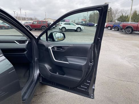 Used 2025 Toyota RAV4 LE image 33