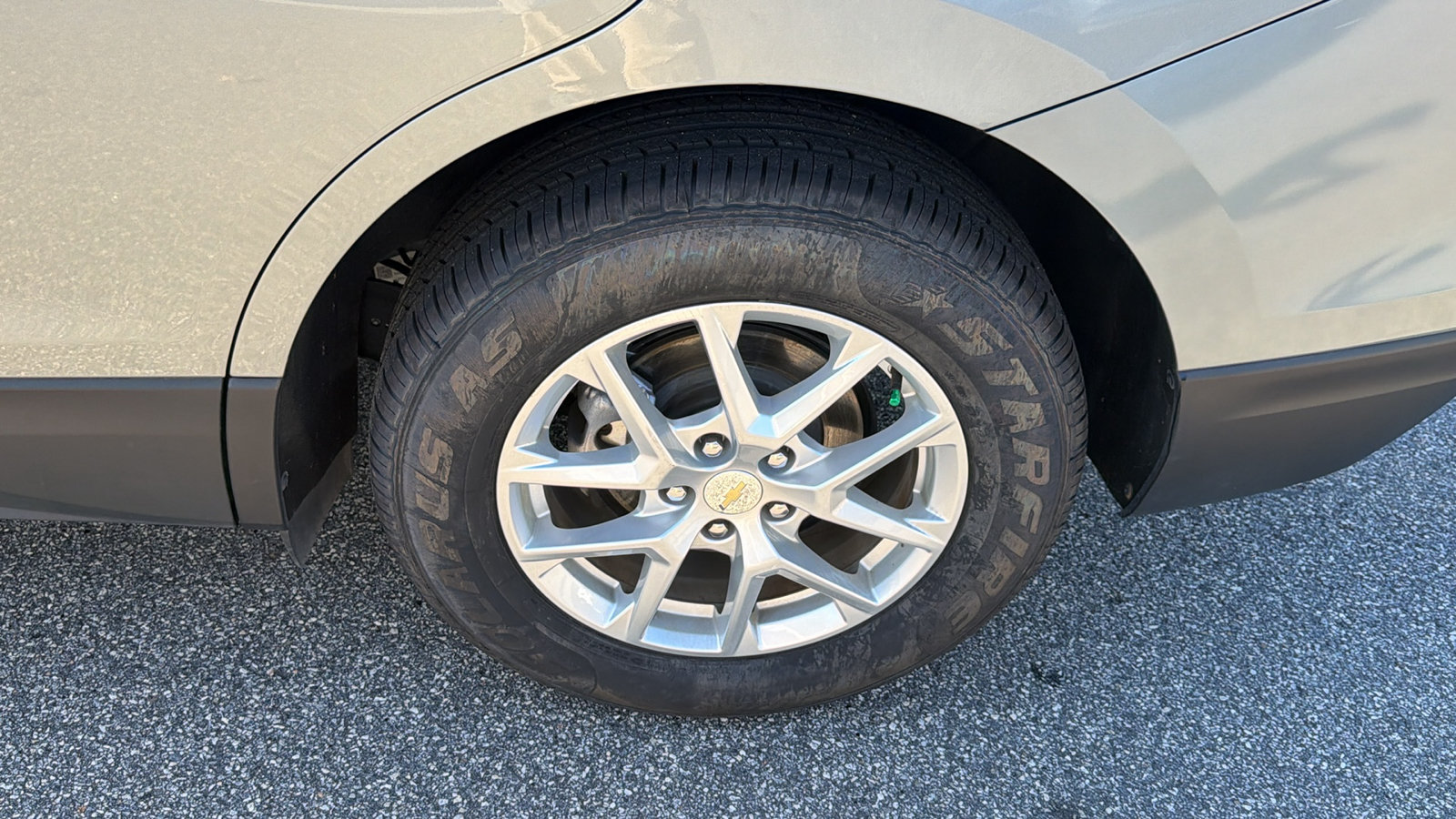 Used 2024 Chevrolet Equinox LT AWD/4WD image 12