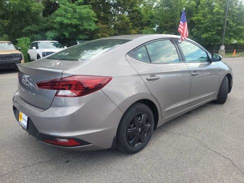 Used 2020 Hyundai Elantra SE FWD image 5