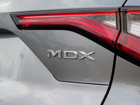 Used 2023 Acura MDX SH-AWD w/ Advance Package image 11