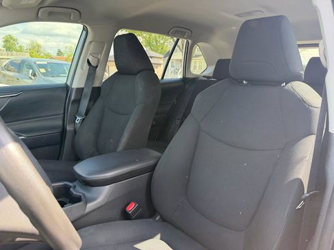Used 2023 Toyota RAV4 LE AWD/4WD image 10
