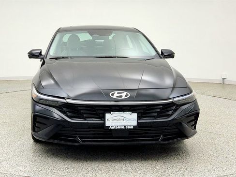 Used 2024 Hyundai Elantra Limited FWD image 2
