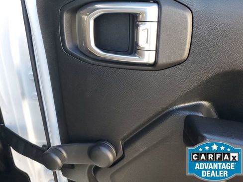 Used 2021 Jeep Gladiator Sport image 48