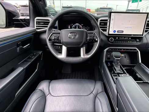 Used 2024 Toyota Sequoia Platinum AWD/4WD image 7