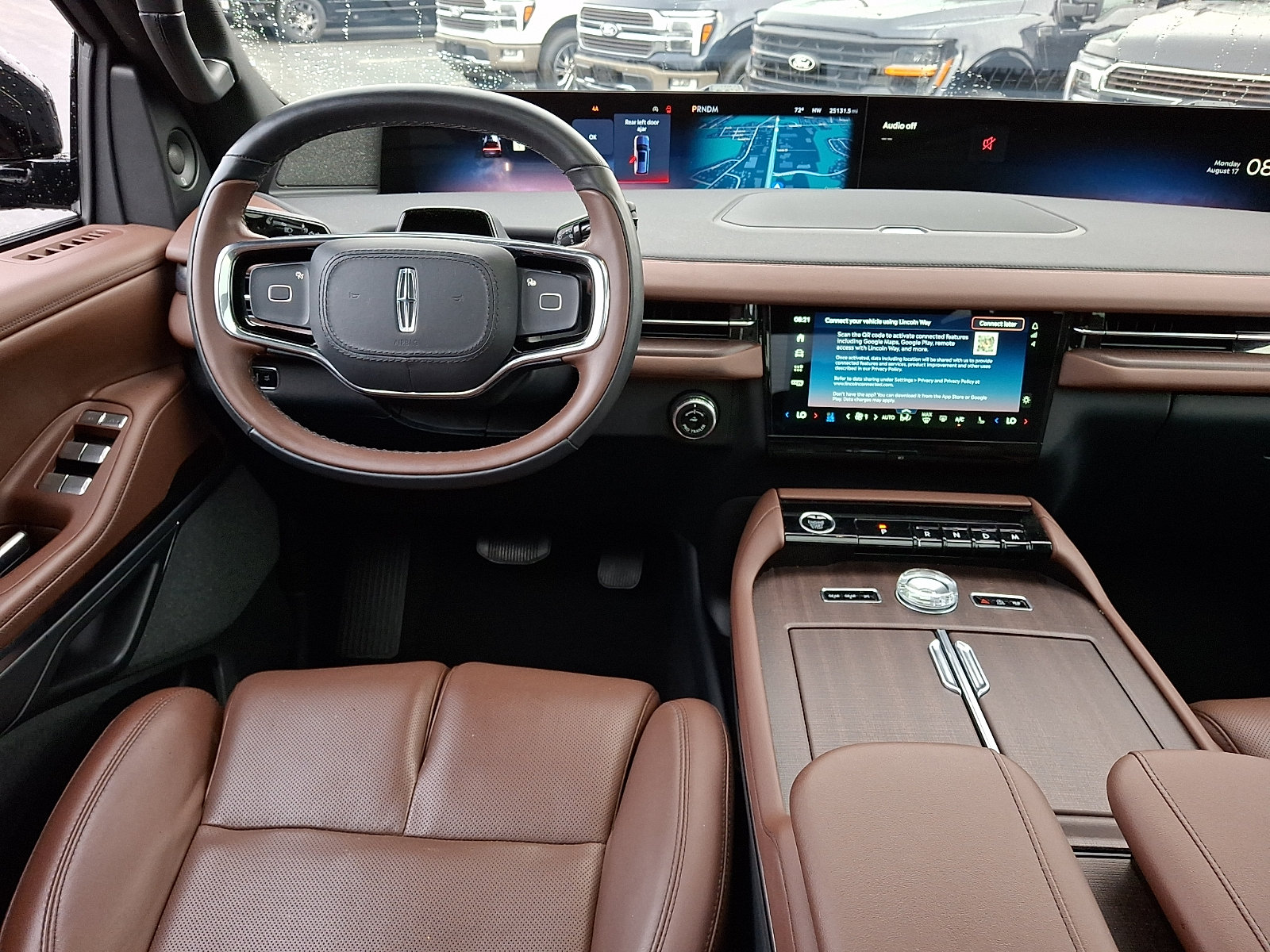 Used 2025 Lincoln Navigator Reserve AWD/4WD image 11