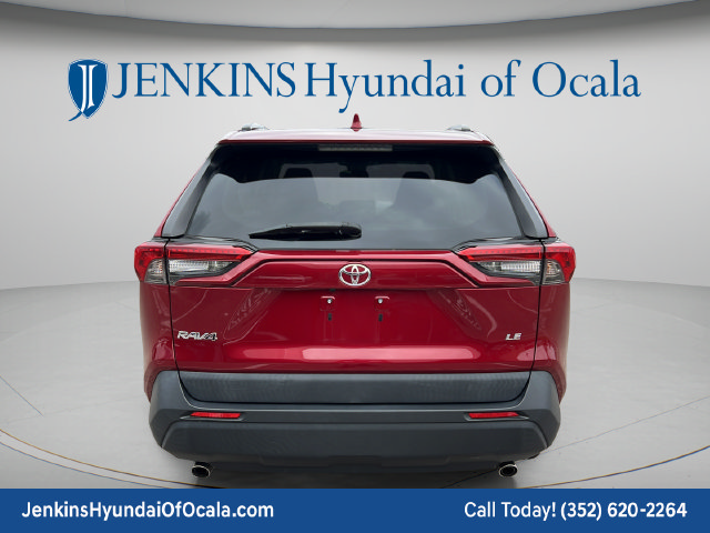 Used 2020 Toyota RAV4 LE FWD image 4