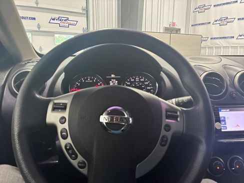 Used 2012 Nissan Rogue SV w/ Premium Pkg FWD image 17