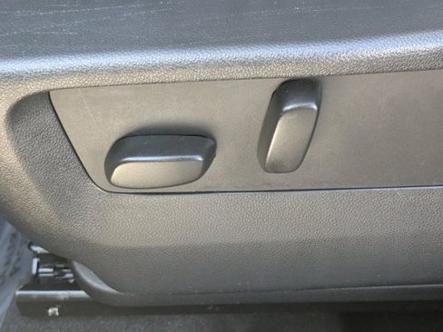 Used 2023 Buick Envision Essence image 16