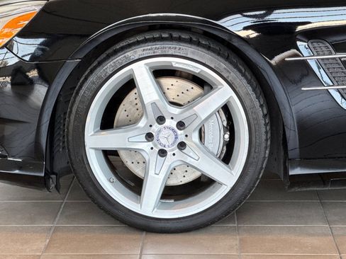 Used 2014 Mercedes-Benz SL 550 image 24