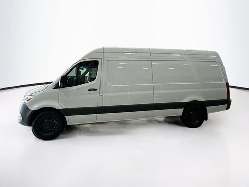 Used 2025 Mercedes-Benz Sprinter 2500 image 5