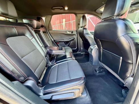 Used 2025 Ford Escape ST-Line AWD/4WD image 37