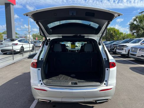 Used 2023 Buick Enclave Essence FWD image 16